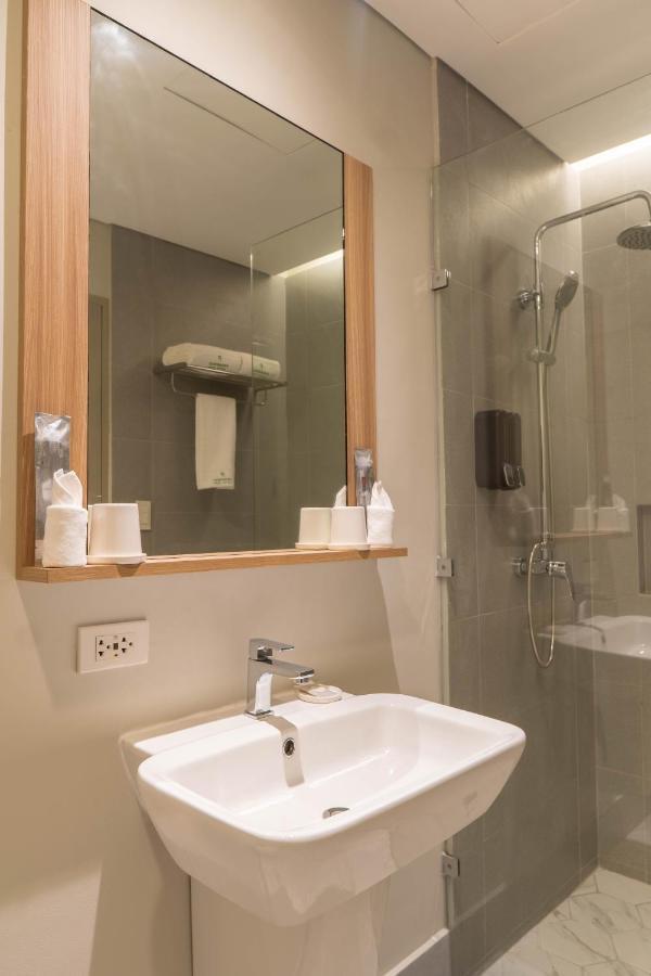 Primeway Suites Cebu ภายนอก รูปภาพ
